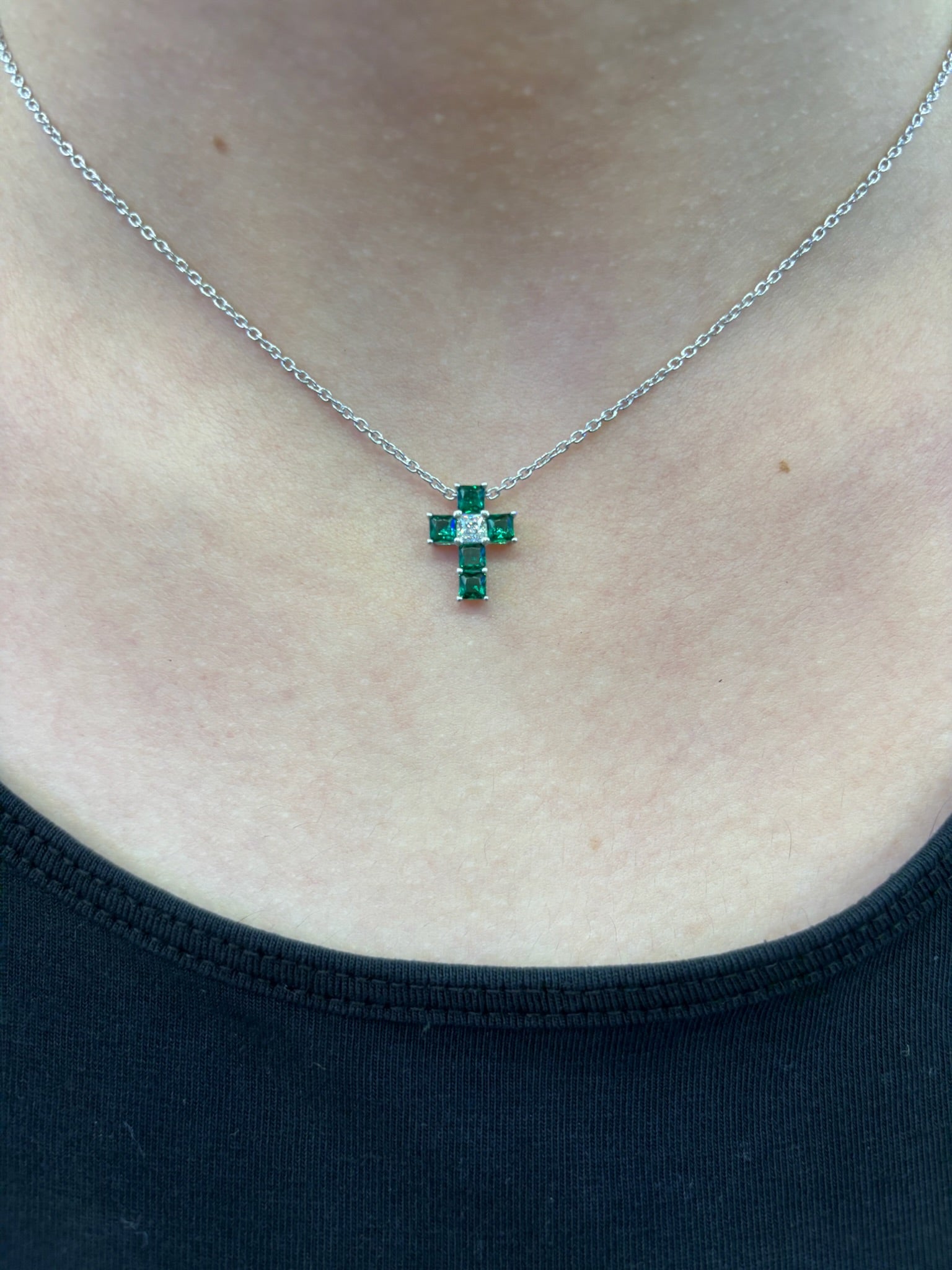 Collier Dahlia croix