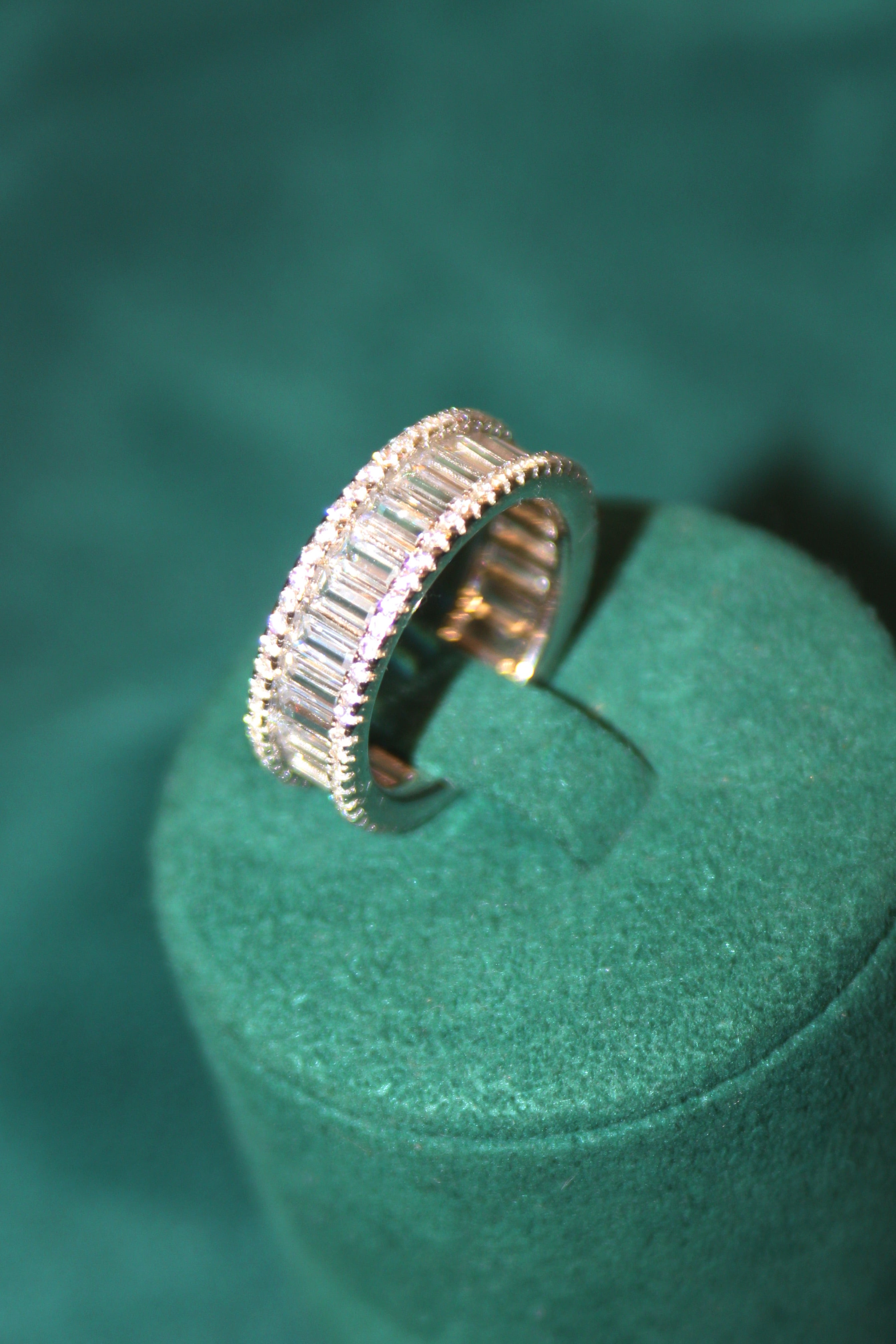 Bague Freesia alliance baguettes