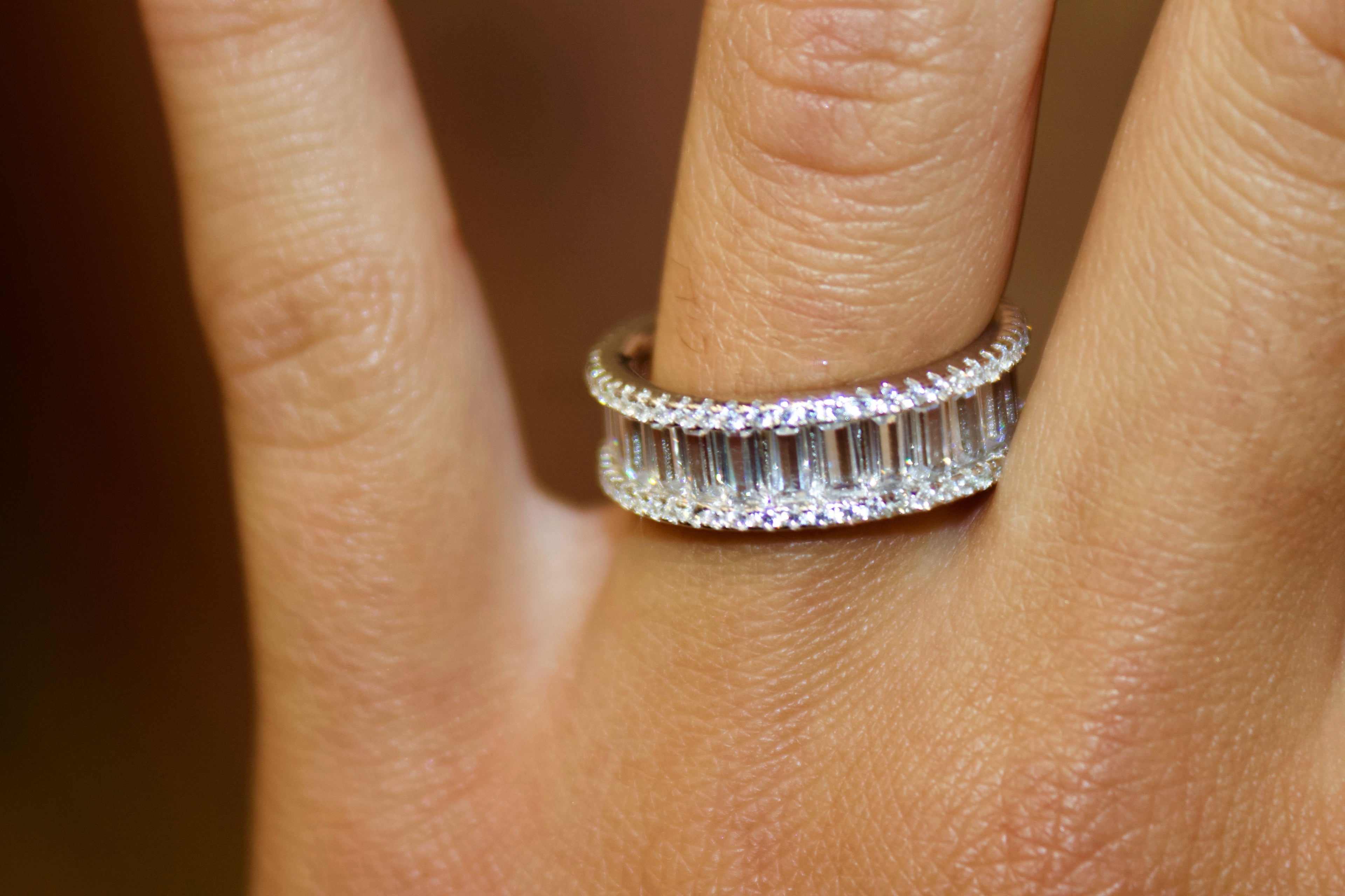 Bague Freesia alliance baguettes